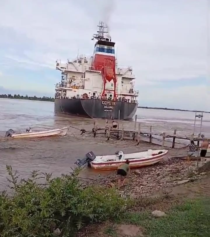 Maniobra peligrosa de un buque en 