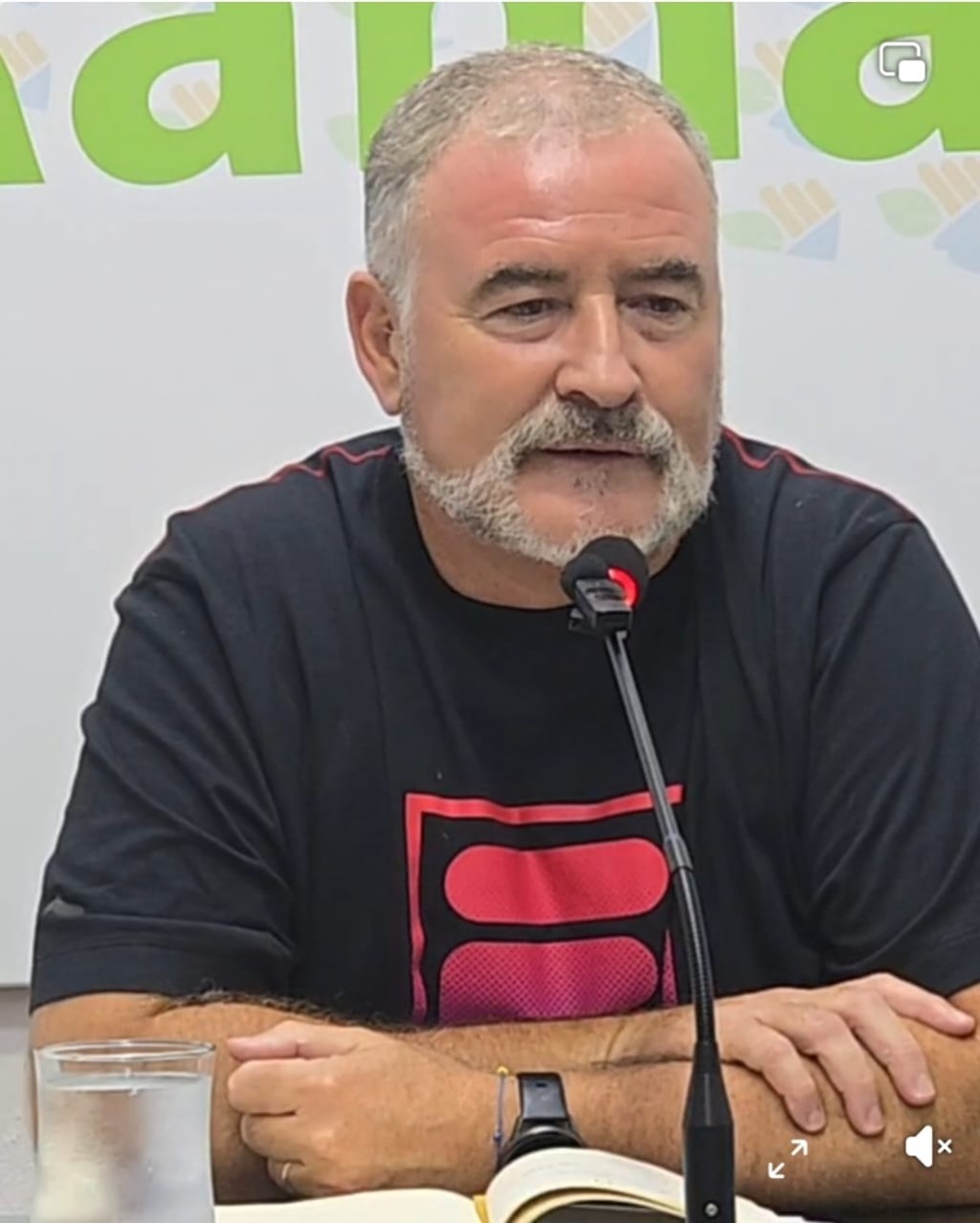 Poletti anunció un aumento salarial del 15,7% y defendió la concesión del cobro al tránsito pesado