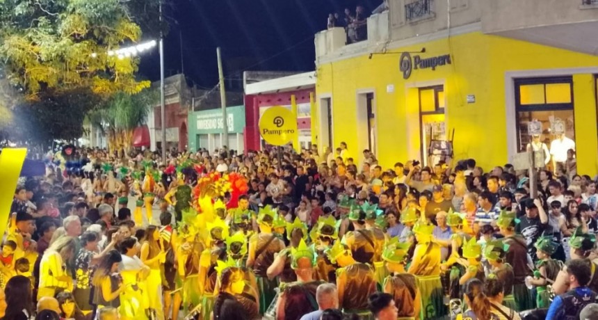 Villa Ramallo volvió a latir al ritmo del Rey Momo