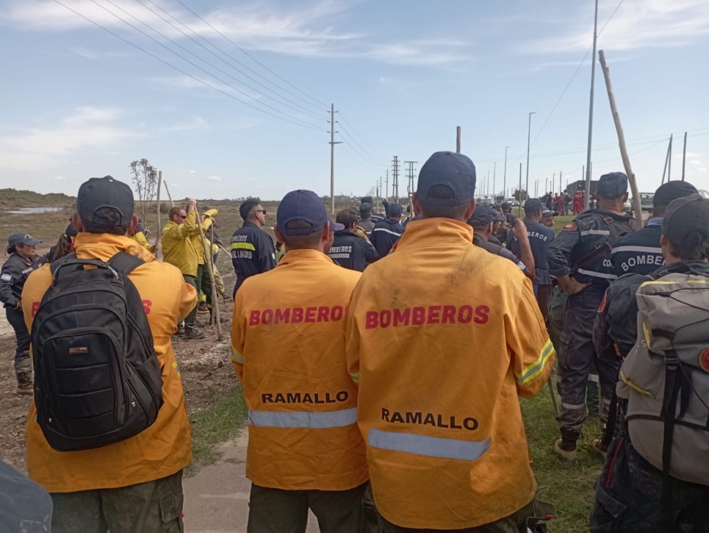 Los Bomberos Voluntarios de Ramallo en Bahía Blanca: una misión de solidaridad y unidad