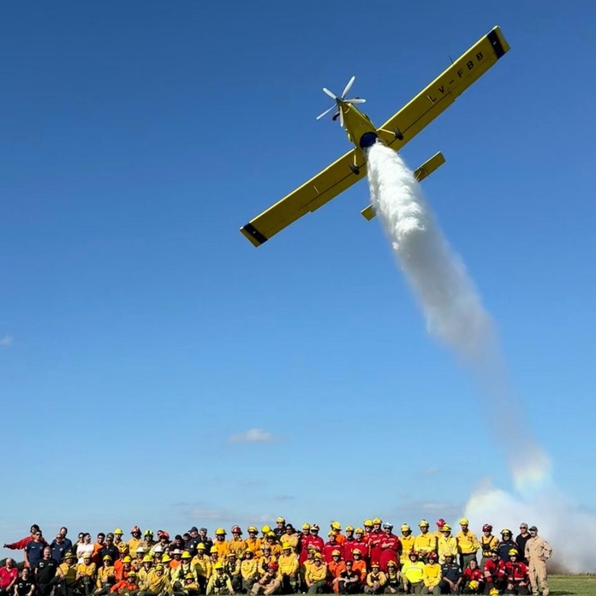 Defensa Civil y Bomberos de Ramallo se entrenaron en combate a&eacute;reo de incendios forestales