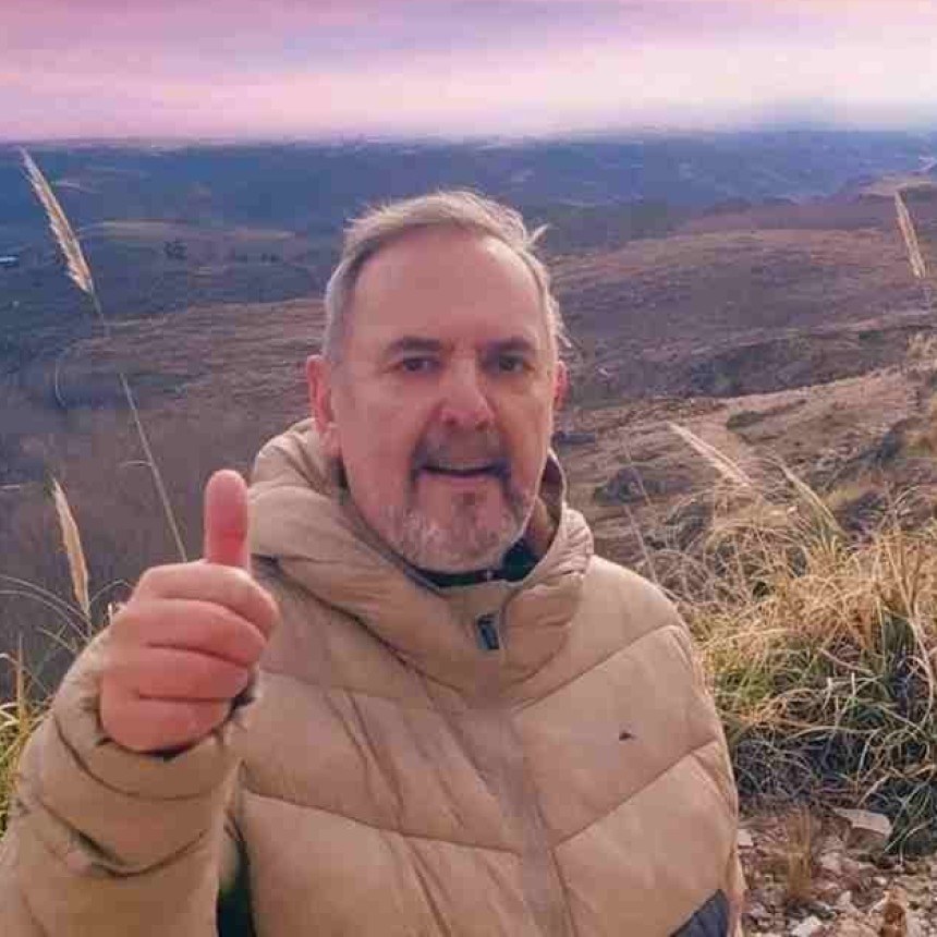 Abrazo al Monumento a la Bandera para visibilizar el Parkinson y reclamar m&aacute;s pol&iacute;ticas p&uacute;blicas