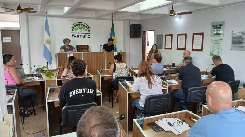 Reclaman mantenimiento de desag&uuml;es en P&eacute;rez Mill&aacute;n en una sesi&oacute;n marcada por proyectos econ&oacute;micos y sanitarios