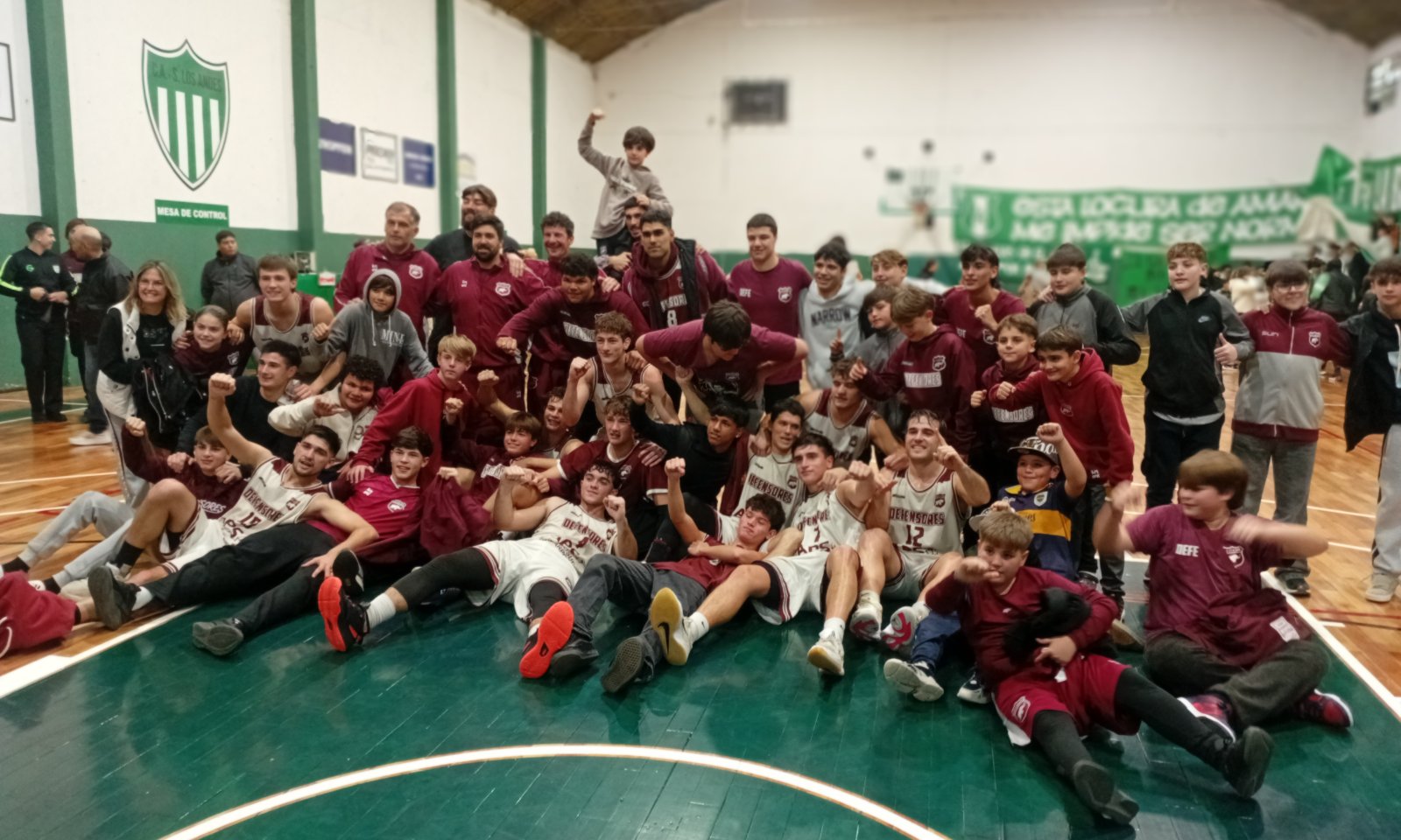 B&aacute;squet Prefederal: La reacci&oacute;n tucura no alcanz&oacute; y Defensores se qued&oacute; con el cl&aacute;sico  