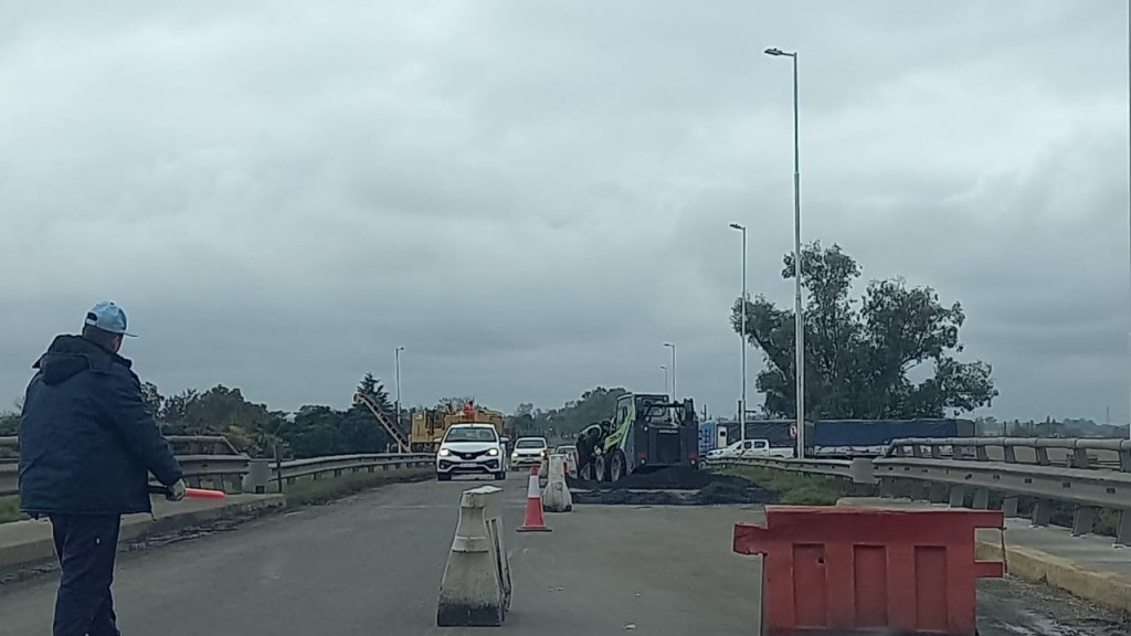 Tras meses de reclamos, vuelven las obras en el puente de Ruta 9 y 51