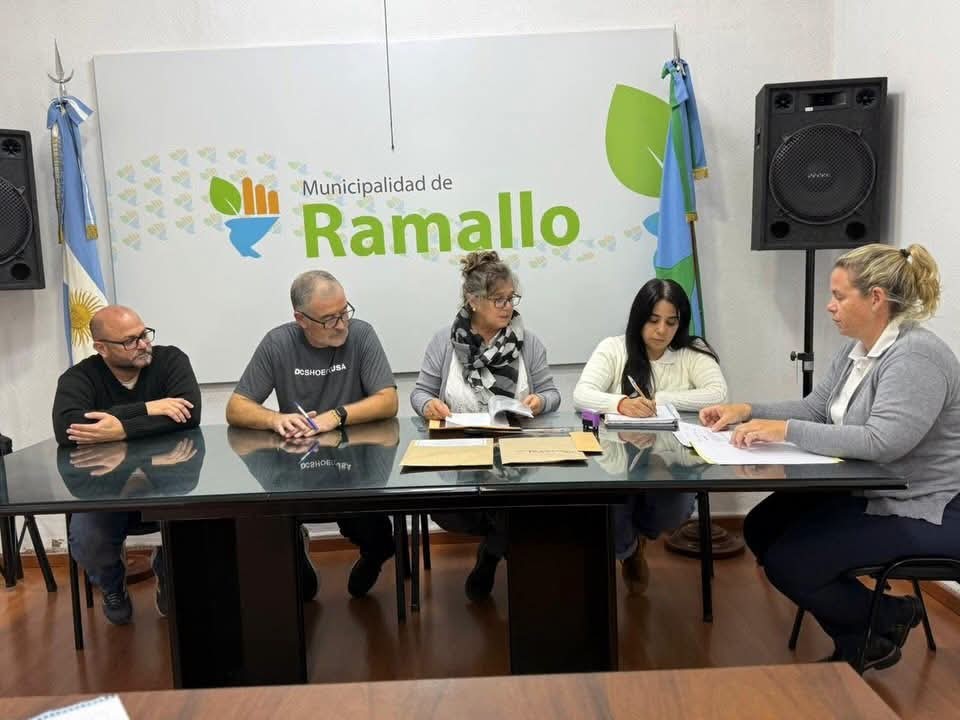 P&eacute;rez Mill&aacute;n avanza con una "hist&oacute;rica obra" de pavimentaci&oacute;n en Barrio Titiriti