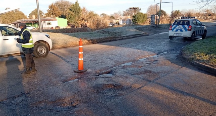 Escarcha y aceite provocan caídas en las calles 