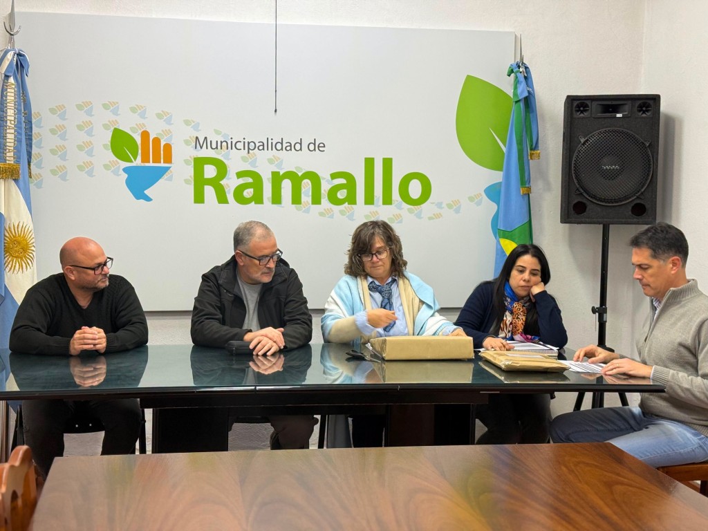 Poletti lanz&oacute; un plan para pavimentar 140 cuadras en Ramallo y Villa Ramallo