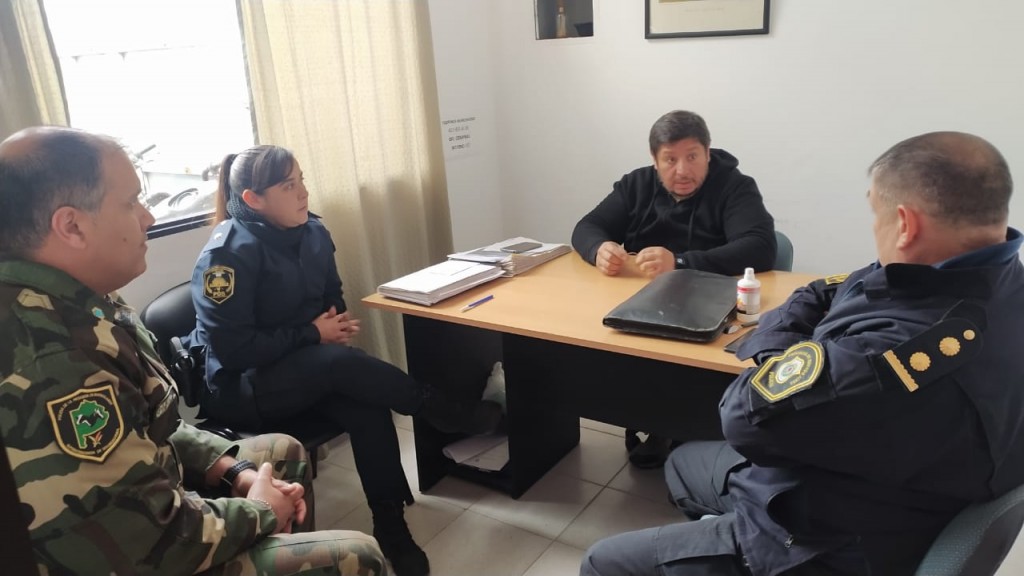 Lavagnino se reunió con representantes de la patrulla rural y del puesto de Vigilancia de Villa General Savio