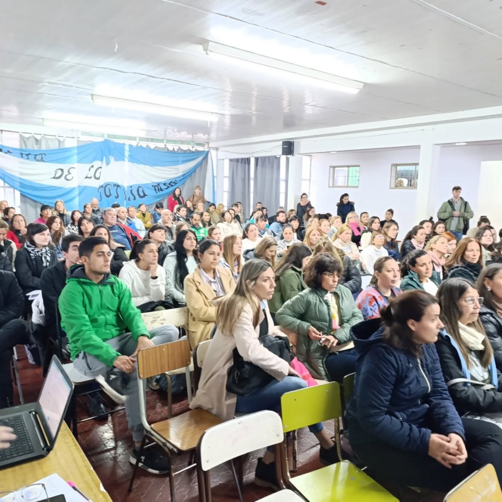 “Tenemos una mirada muy puesta sobre el régimen académico”: Lucrecia Maldonado y la jornada pedagógica que fortalece la educación en Ramallo