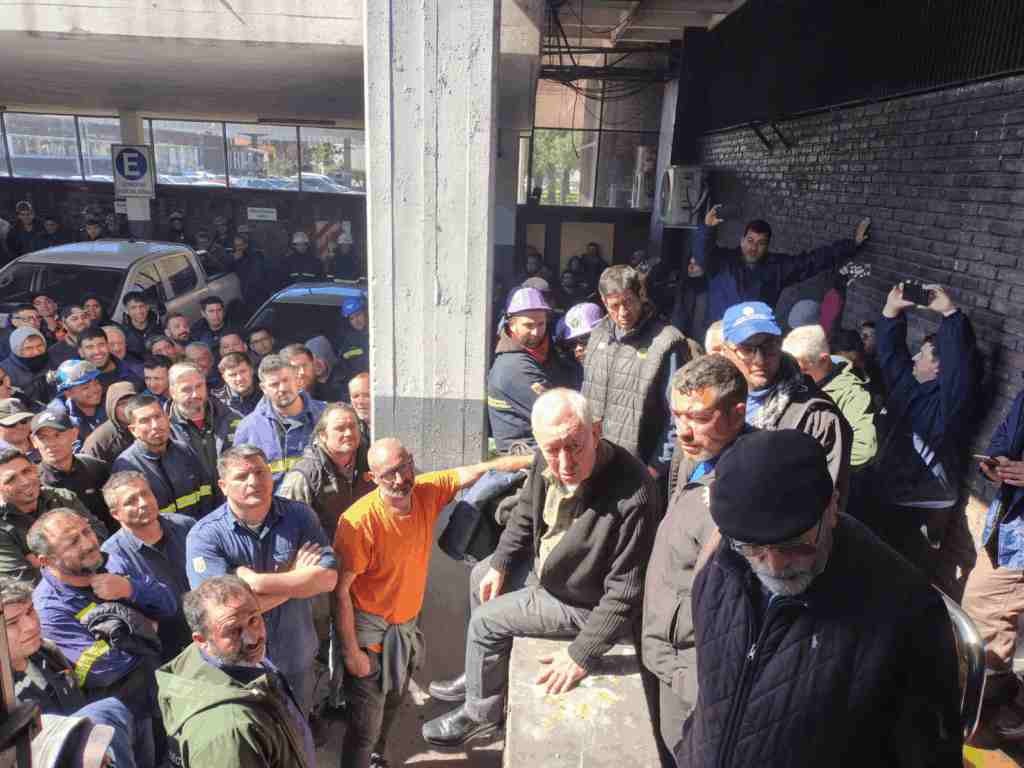 Paro en Ternium: 2800 trabajadores contratistas exigen mejoras salariales y laborales 