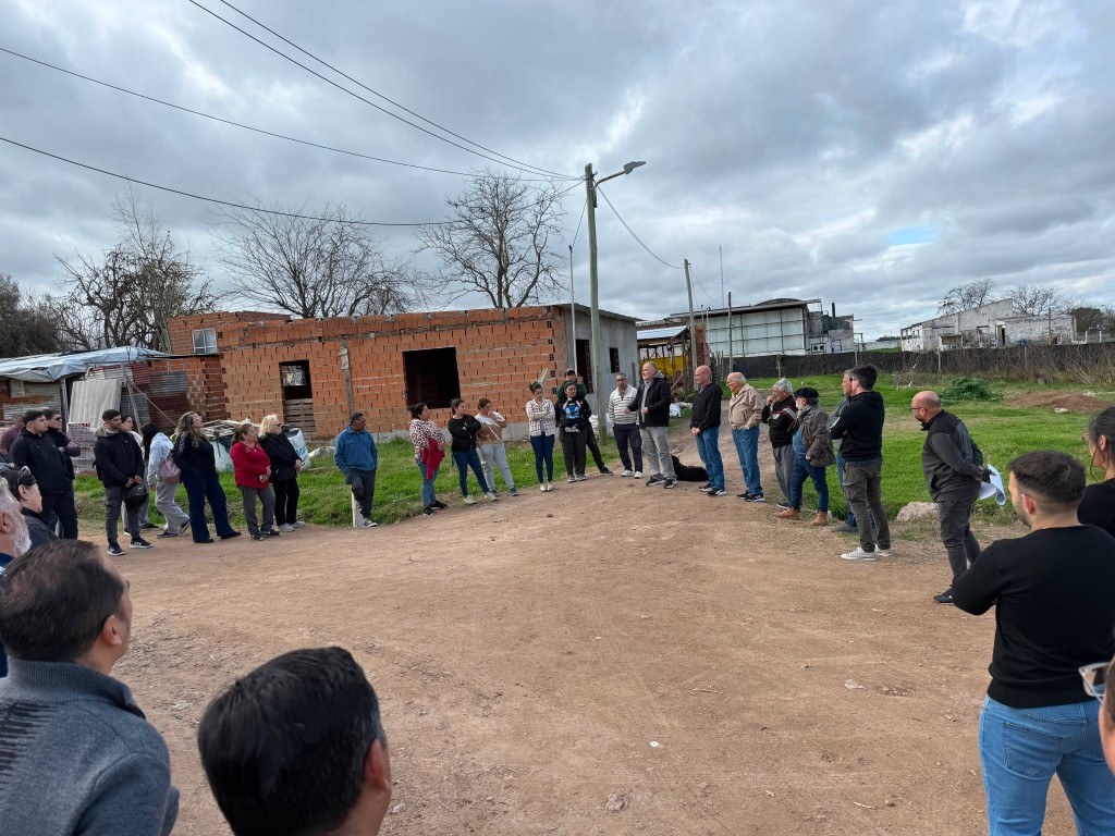 Poletti escuch&oacute; los reclamos de los vecinos en Barrio Matadero y fij&oacute; una agenda de trabajo