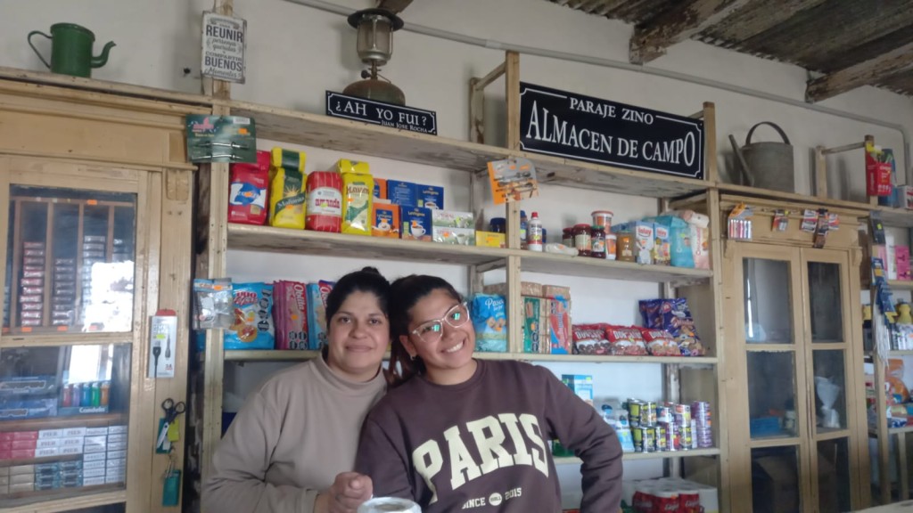 Cien a&ntilde;os de encuentro: el almac&eacute;n y el club que laten juntos en Paraje Zino