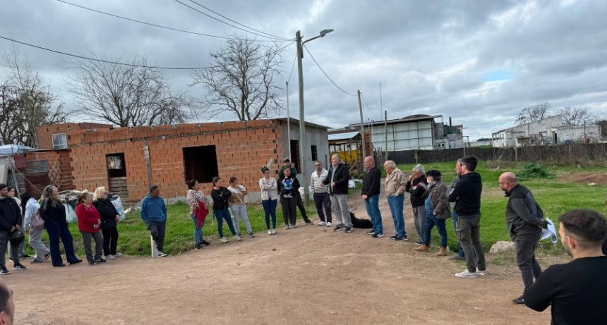 Poletti escuch&oacute; los reclamos de los vecinos en Barrio Matadero y fij&oacute; una agenda de trabajo