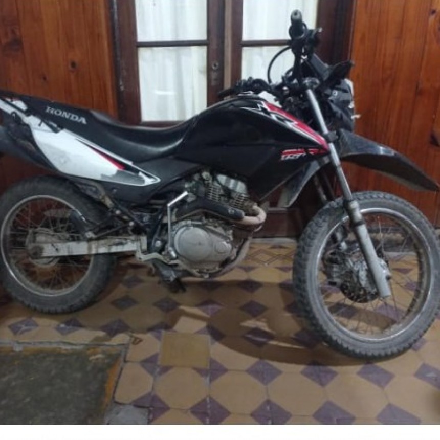  Allanamiento en Ramallo: detienen a un joven y secuestran armas, drogas y una motocicleta adulterada