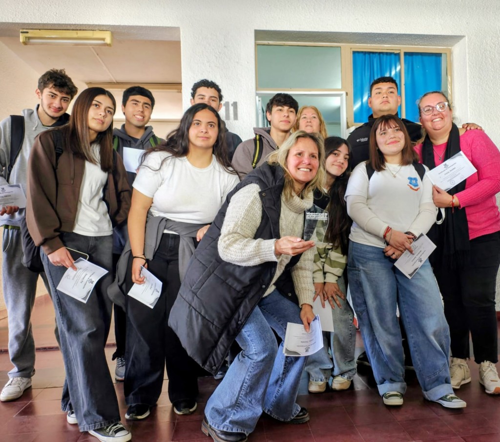 Un aplauso colectivo para un hito escolar: la Secundaria N.&ordm; 1 de Villa Ramallo celebra su pase a la etapa nacional de la Feria de Ciencias
