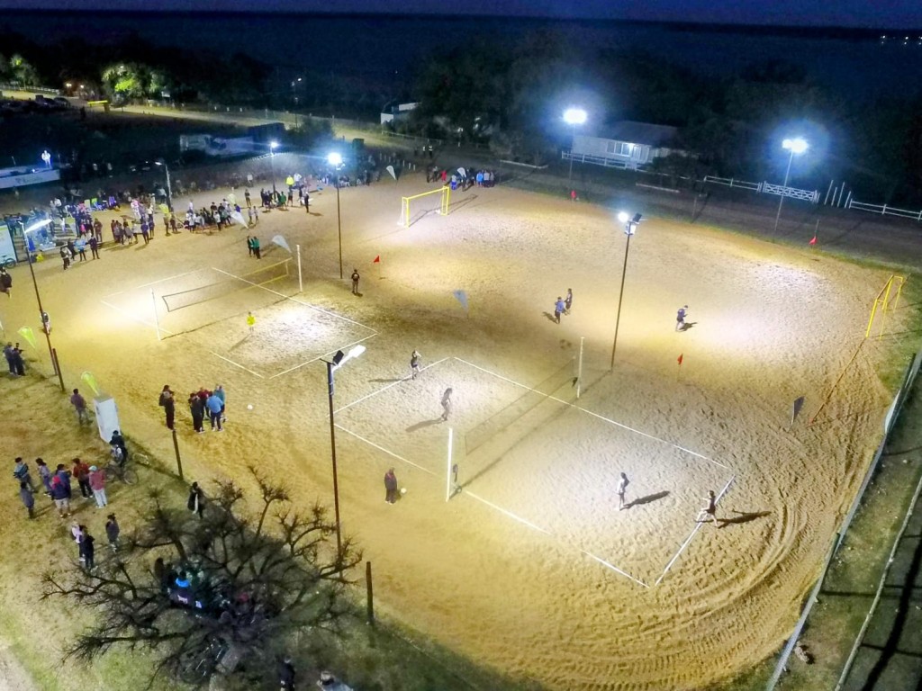 El Complejo Deportivo Municipal sumó iluminación y se prepara para un verano lleno de actividades