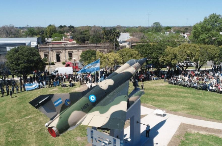 Ramallo celebró el primer aniversario del monumento a la Fuerza Aérea Sur