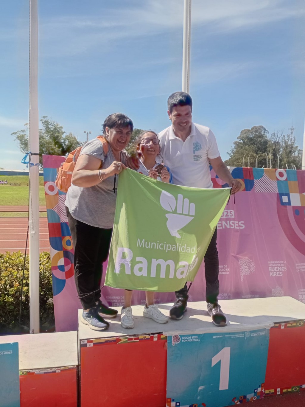 Juegos Bonaerenses: Medalla de Oro en Atletismo PCD, Bronce en Literatura, clasificados a finales y semifinales