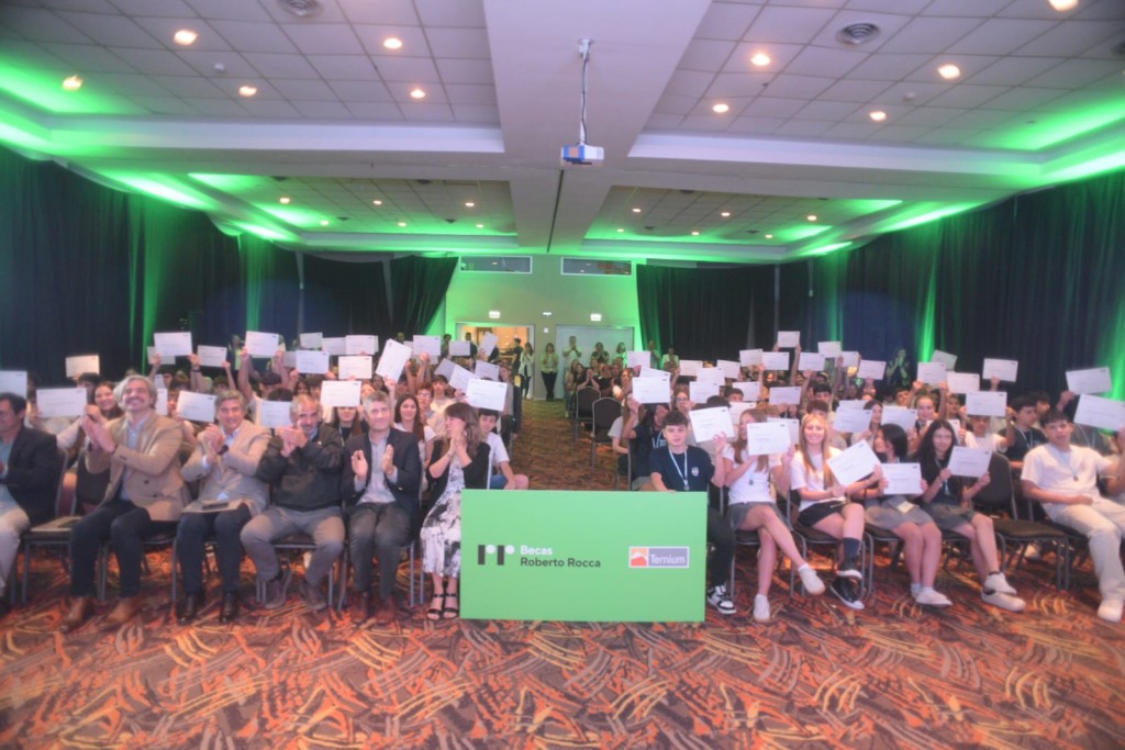 Más de 380 jóvenes recibieron las Becas Roberto Rocca en San Nicolás y Ramallo