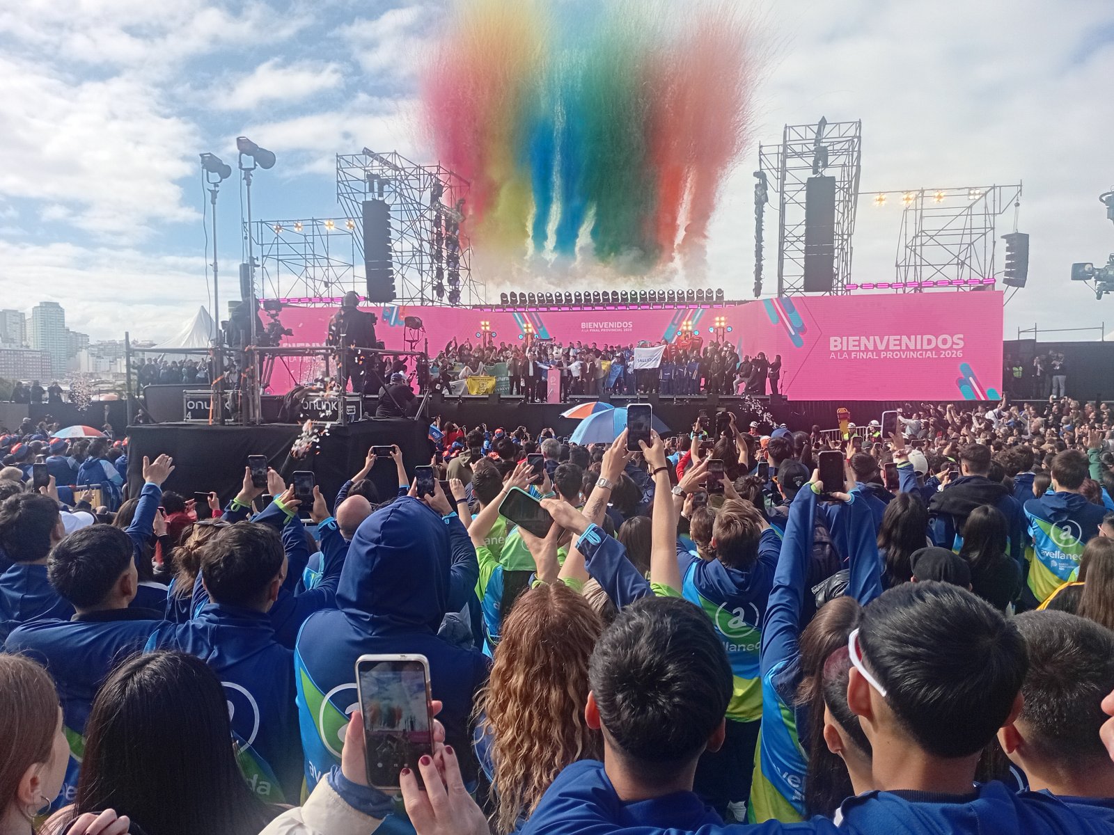 Con una multitud en la playa Las Toscas se inaugur&oacute; la final Provincial de los Juegos Bonaerenses 2026