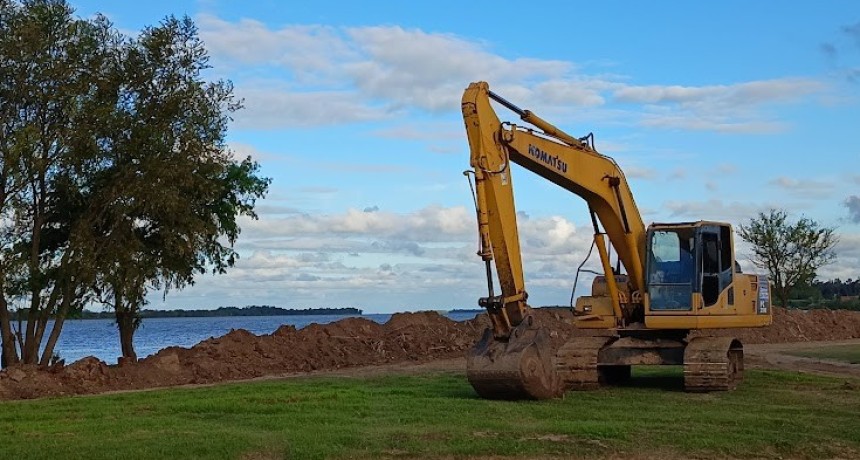 Ramallo se prepara ante la crecida del Paran&aacute; con terraplenes en la costanera