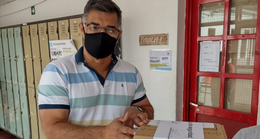 El Intendente Perie votó a las 9 de la mañana