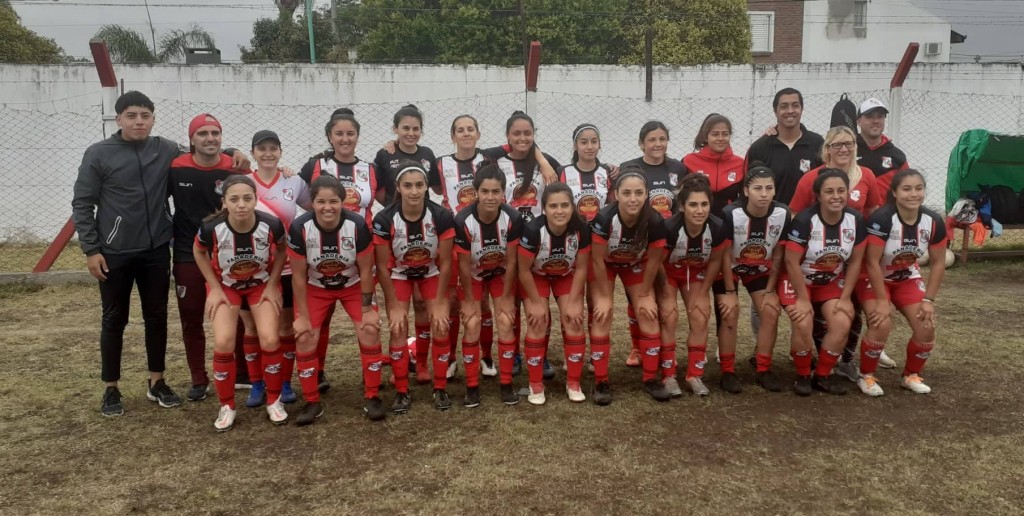 Fútbol Femenino: Matienzo goleó a Regatas y jugará la final con La Emilia 