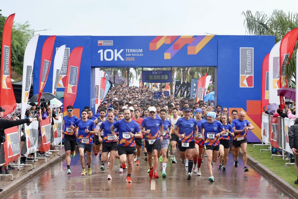 La Maratón 10K Ternium brilló bajo la lluvia en San Nicolás