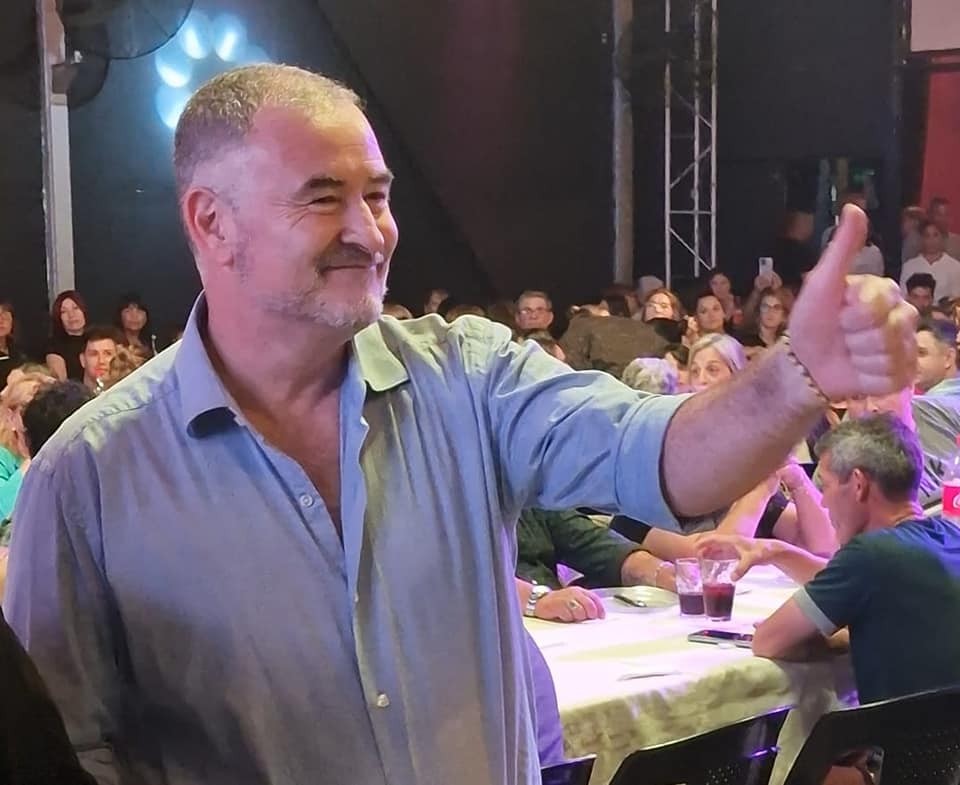 “Durante mi gestión, todos los años van a cobrar un bono por su día”