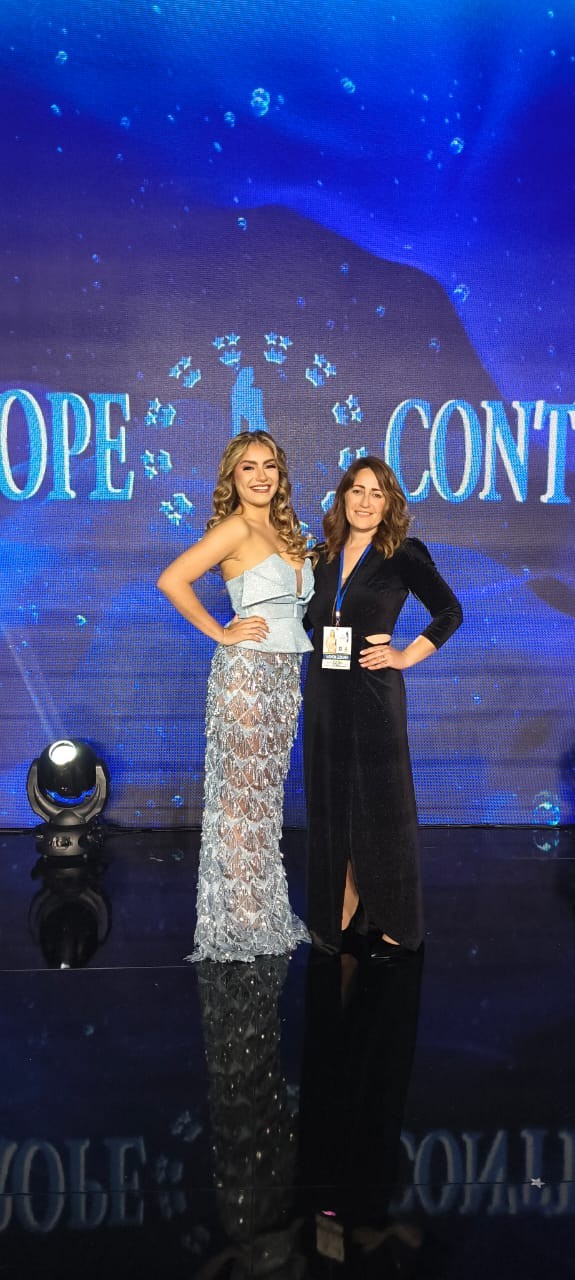 Andrea López emocionó en Nápoles y cumplió un sueño con sus diseños en Miss Europe Continental
