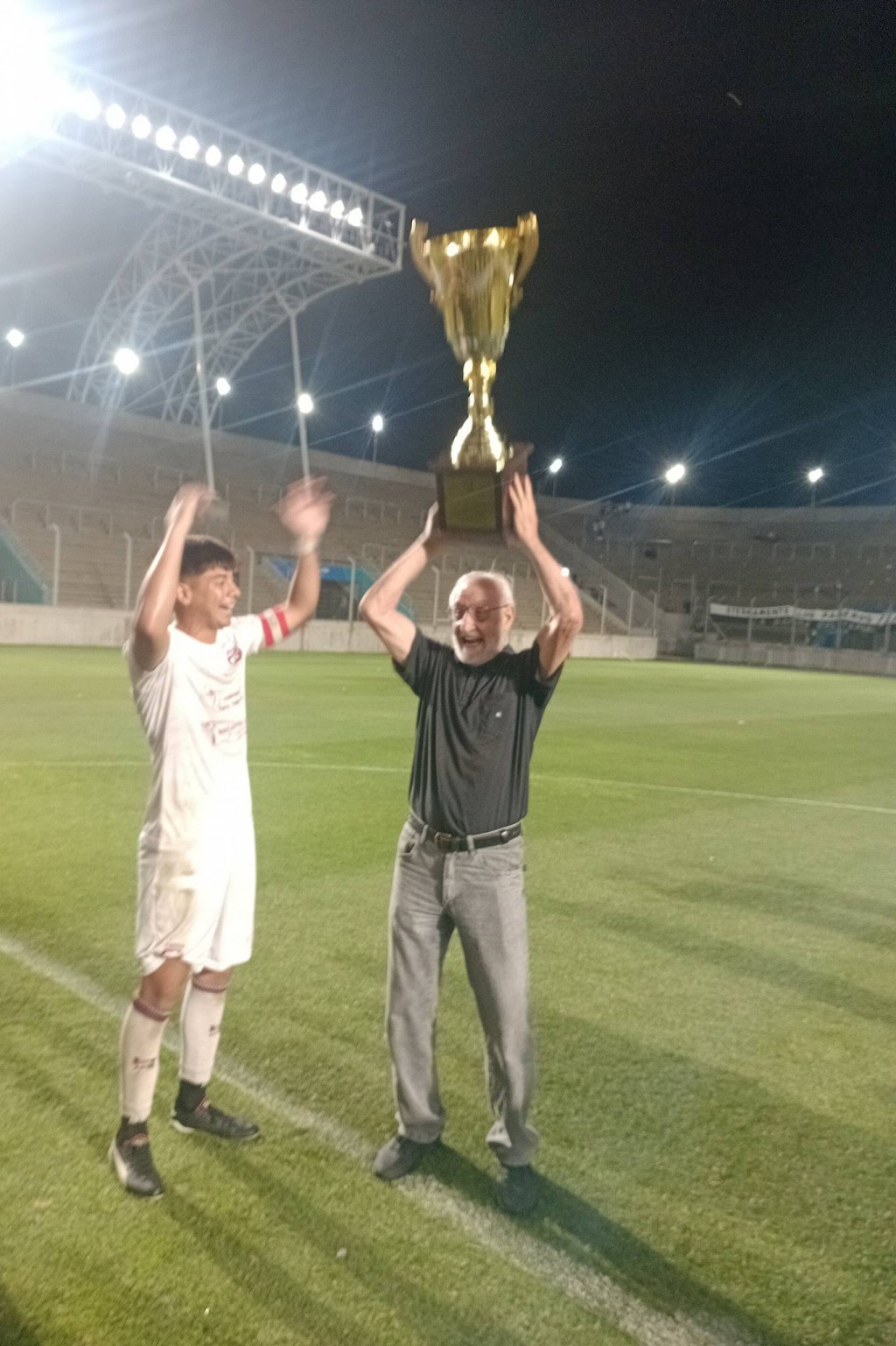 De la plaza al título que lleva su nombre: la emoción de Héctor Storti tras la conquista granate